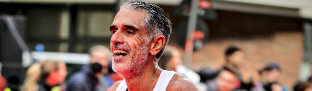 O Κώστας Χουβαρδάς μιλά στον ΕΤ για το βιβλίο : «ΕΠΤΑ – 7 ΜΑΡΑΘΩΝΙΟΙ ΣΕ 7 ΕΒΔΟΜΑΔΕΣ»